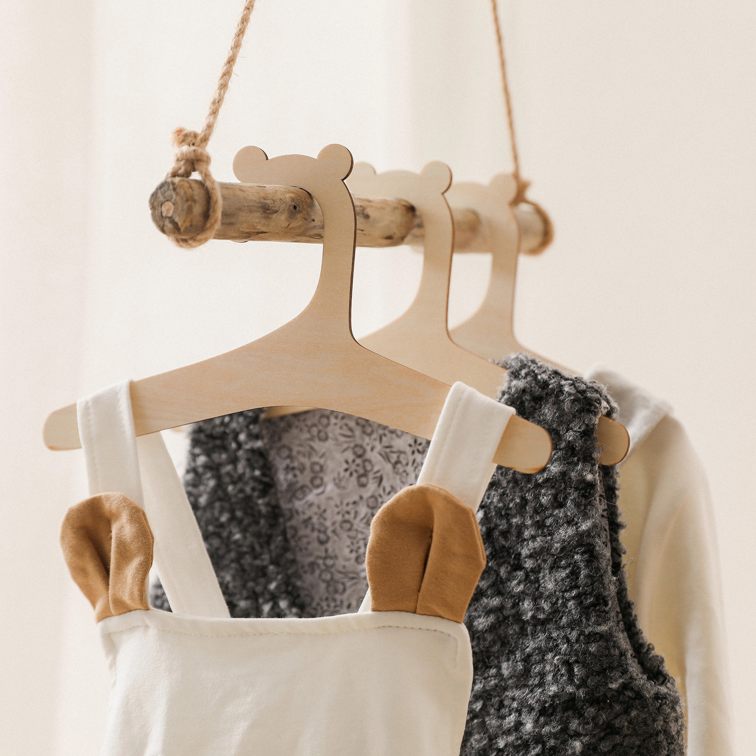 5/10pcs 나무 아기 옷걸이 어린이 옷 보관 걸이  - Baby Clothing Hanging Rack 리뷰 및 가격